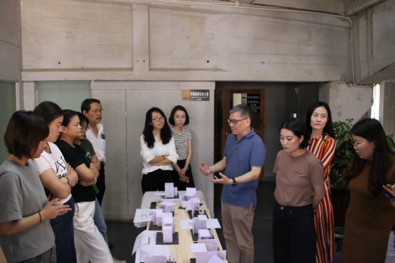 顾老师点评交流建筑模型视知觉